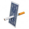 Cigarette à travers la carte / cigarette thru card